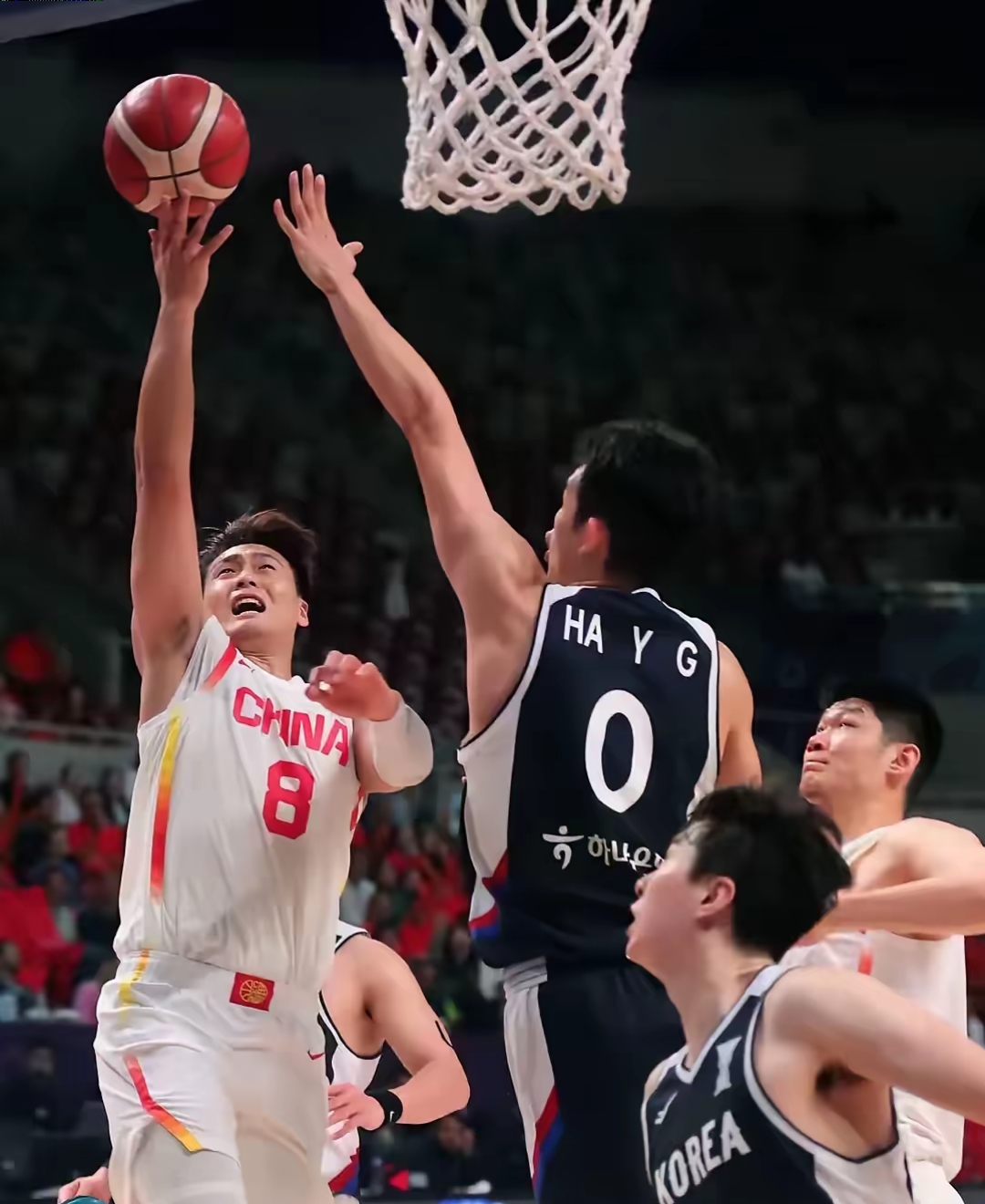 深圳男篮发布备战花絮；清晨回应争议；CBA常规赛任务艰巨；临场指挥获称赞的简单介绍